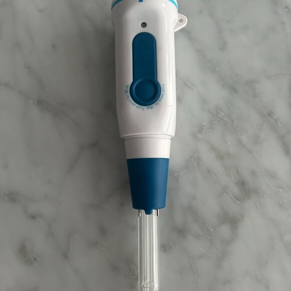 SteriPen UV light water sanitizer - Picture 2 of 3